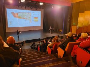 Capacitan a organizaciones de Cerro Navia para postular al Fondo 8% FNDR
